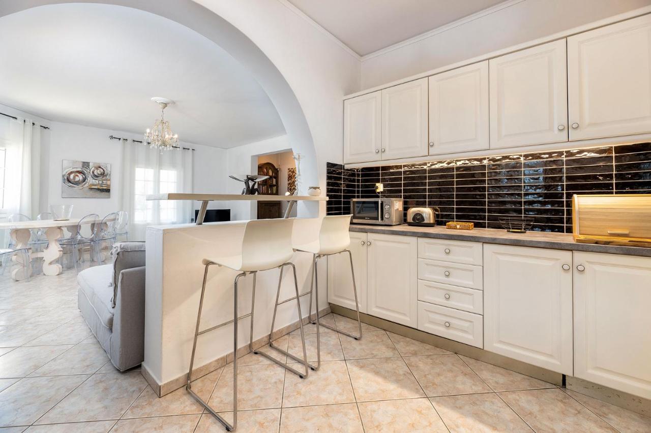 Daphne'S Lux Villa Paraspori  Екстериор снимка