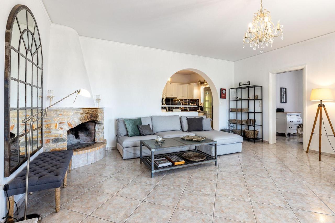 Daphne'S Lux Villa Paraspori  Екстериор снимка